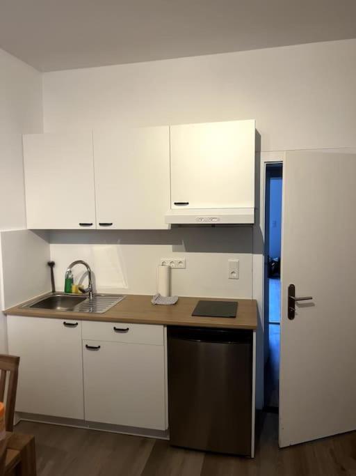 Jaybnb - Geraeumiges Am Hafen Von Apartment